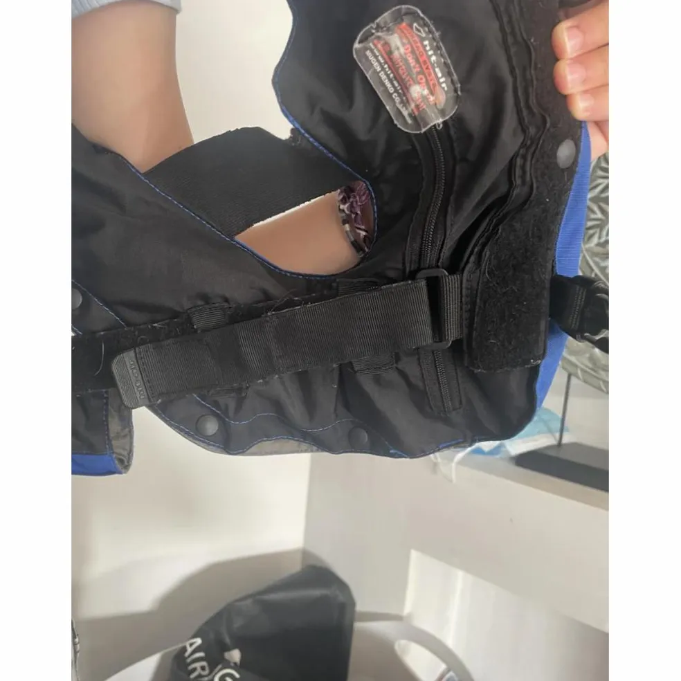 Airbag hit air