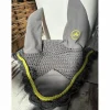 bonnet gris avec liseré vert
