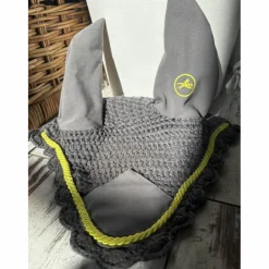 bonnet gris liseré vert
