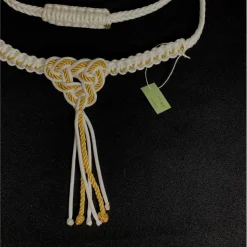 cordelette blanche et or