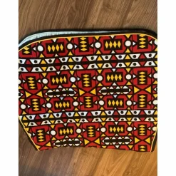 Ensemble composé d’un tapis, d’un bonnet et d’un sac de pansage
