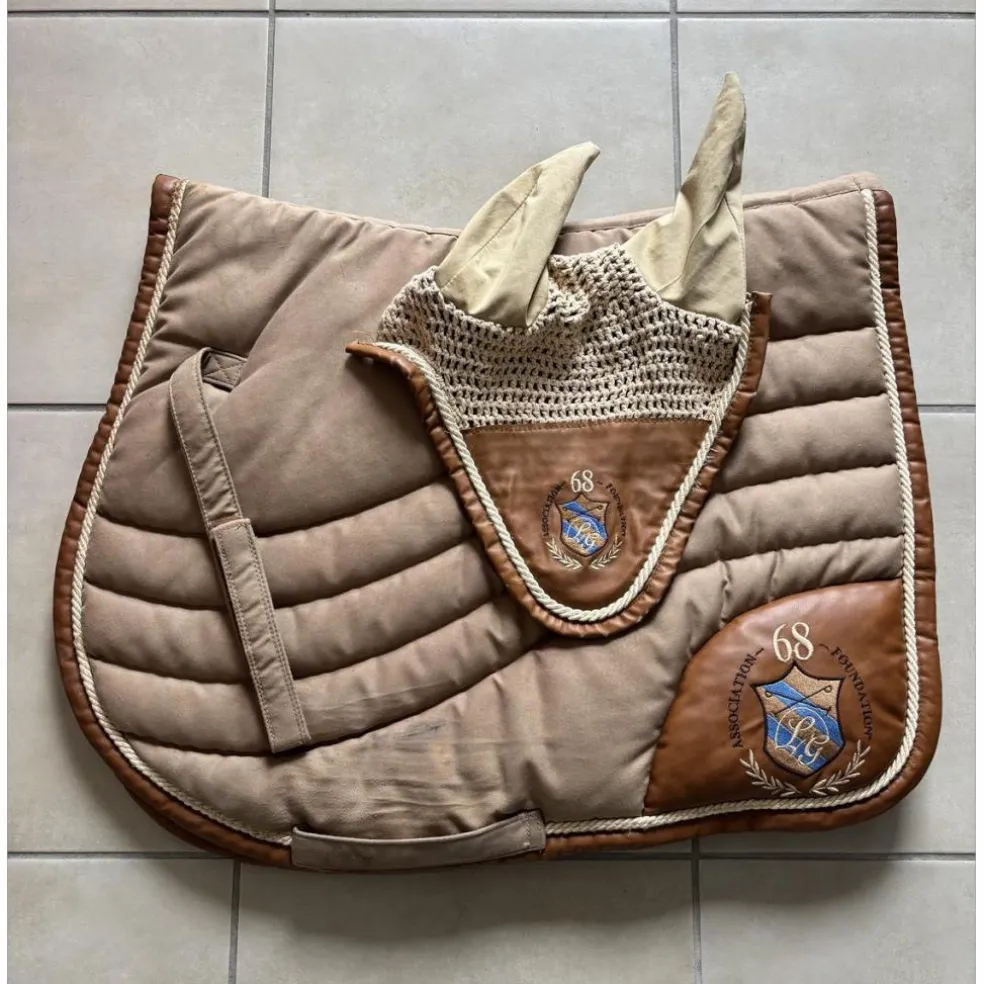 Ensemble tapis + bonnet marron