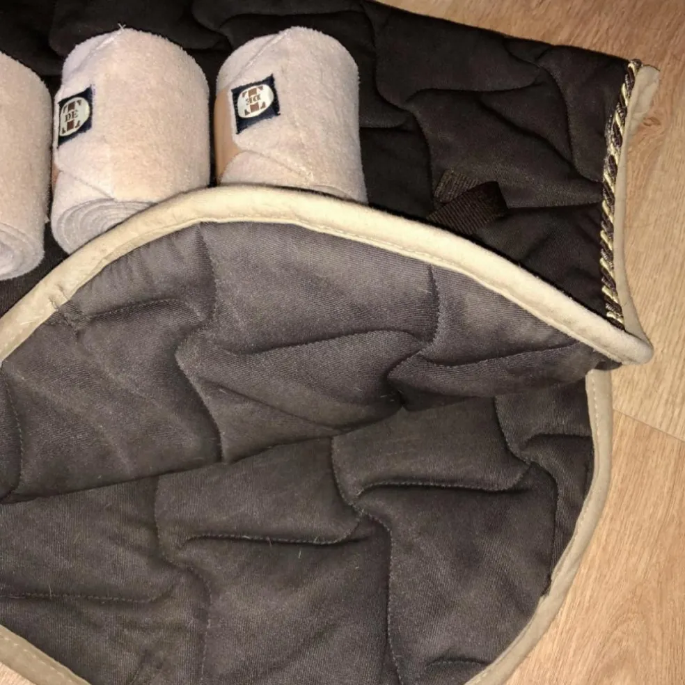 Lot Tapis et bandes marrons et beiges