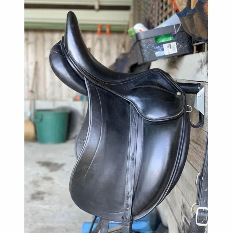 Selle Childeric dressage 17"