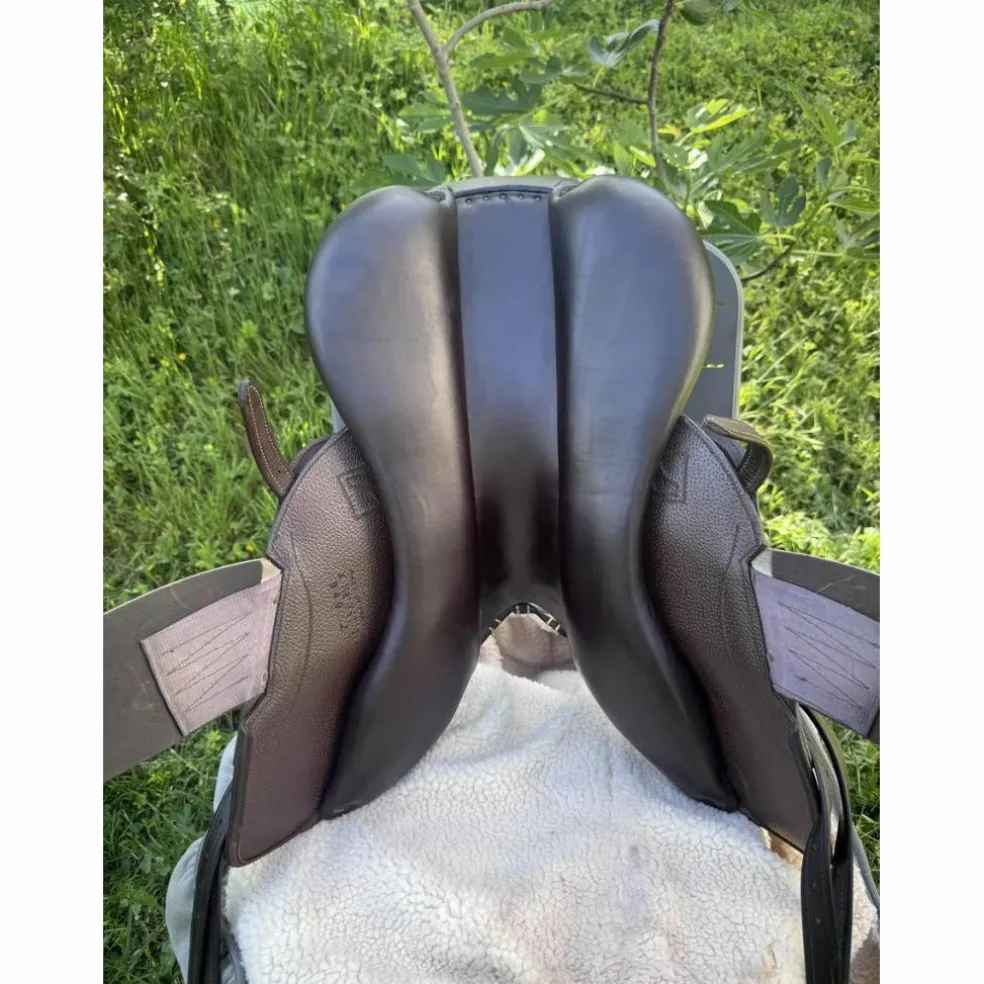 Selle Childeric sans quartier 18" Havane Châtaigne