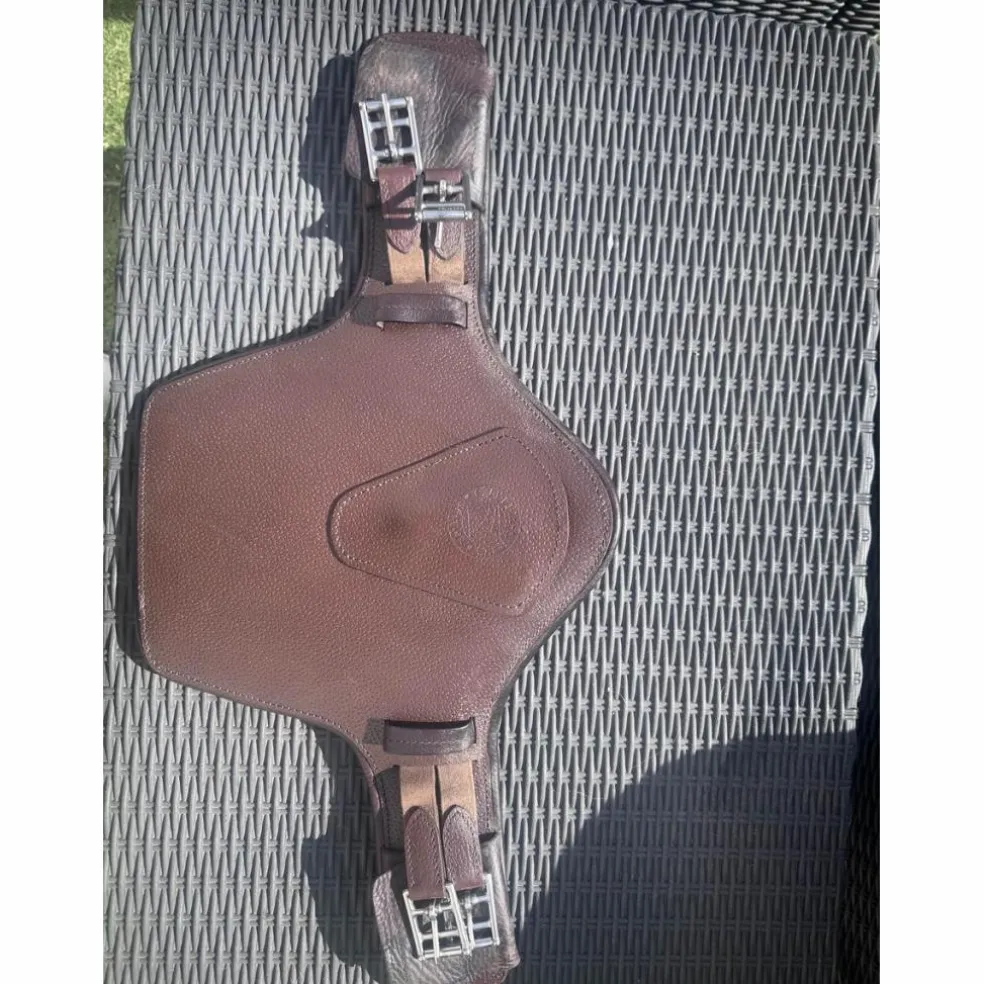 Selle Childeric sans quartier 18" Havane Châtaigne