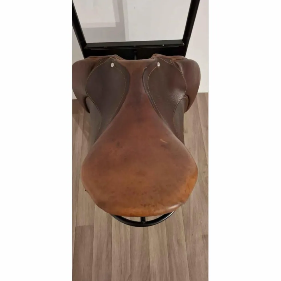 Selle cuir Fouganza 17,5" bon état avec étrivières et sangle