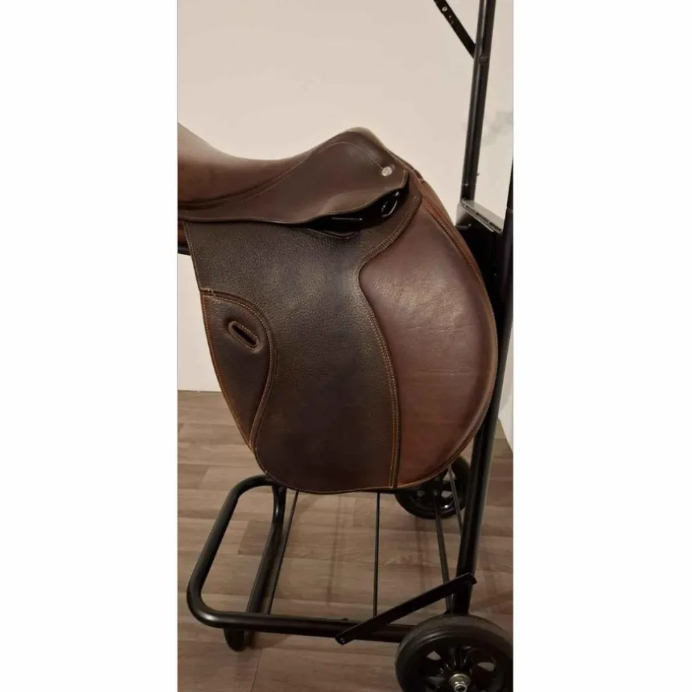 Selle cuir Fouganza 17,5" bon état avec étrivières et sangle
