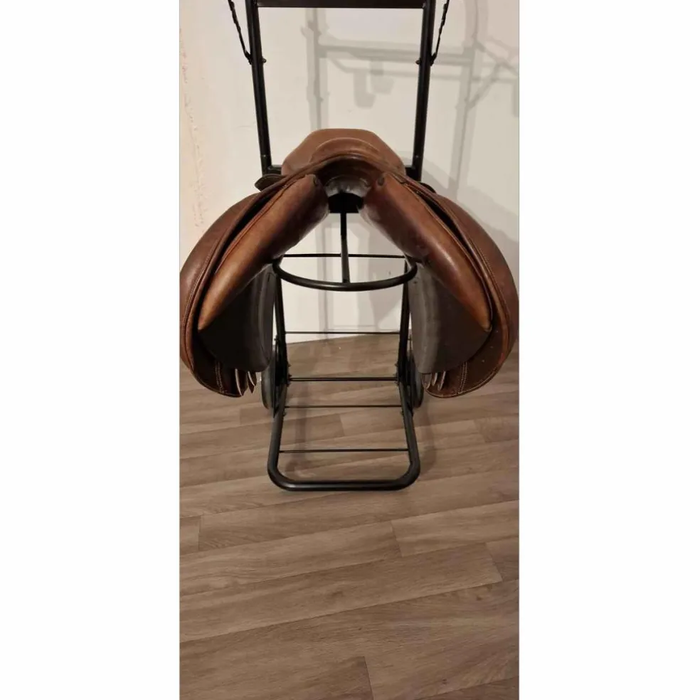 Selle cuir Fouganza 17,5" bon état avec étrivières et sangle