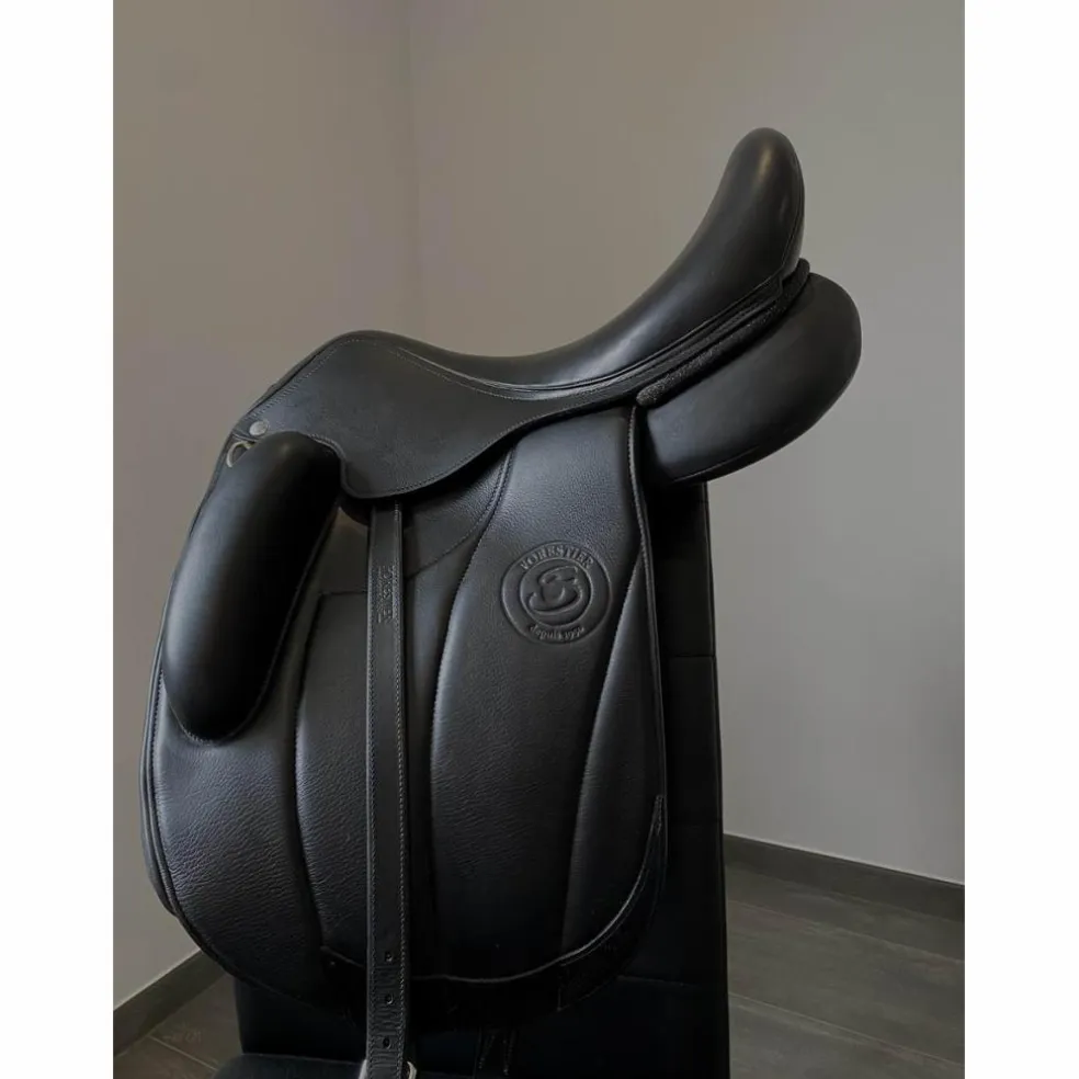 Selle de dressage