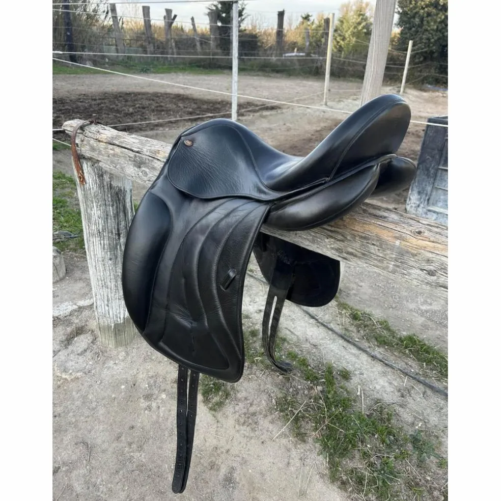 Selle de dressage