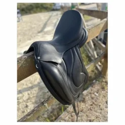 Selle de Dressage Antares cadence 17’´