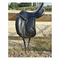 Selle de Dressage Antares cadence 17’´