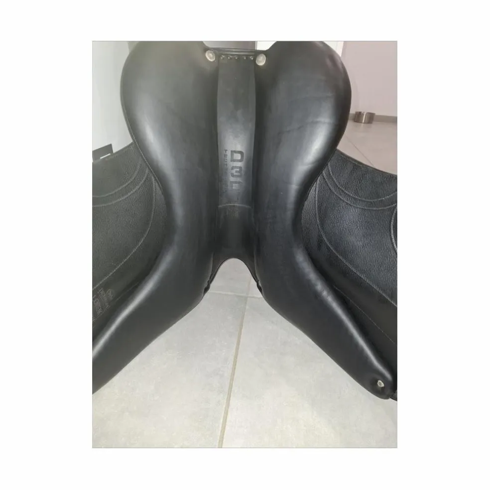 Selle de dressage Devoucoux Loreak – 2017 – 17,5" / Quartiers 3A – Très bon état