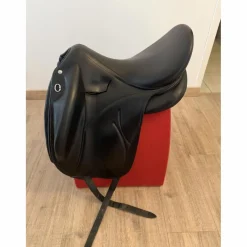 Selle de dressage devoucoux makila Lab 18