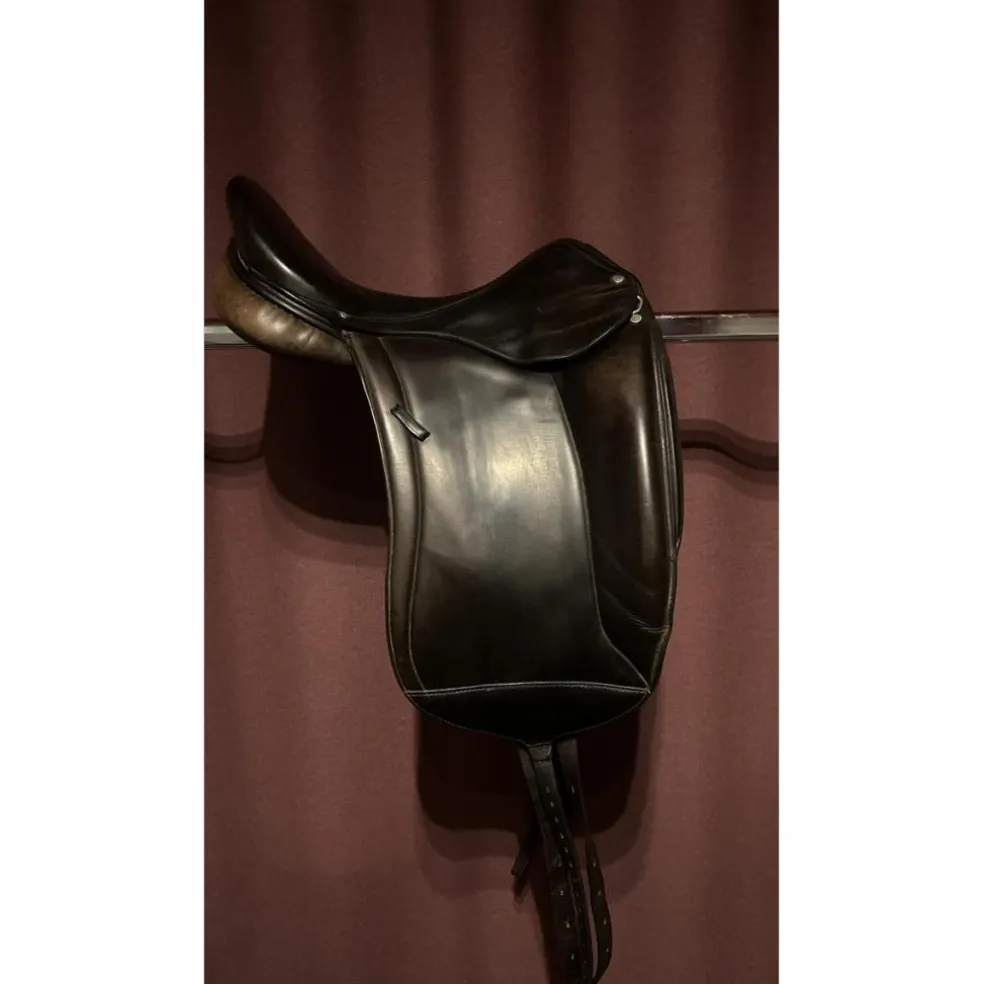 Selle de dressage Devoucoux
