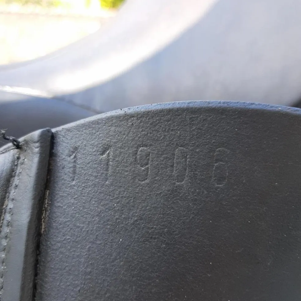 Selle de dressage et bride en cuir noir