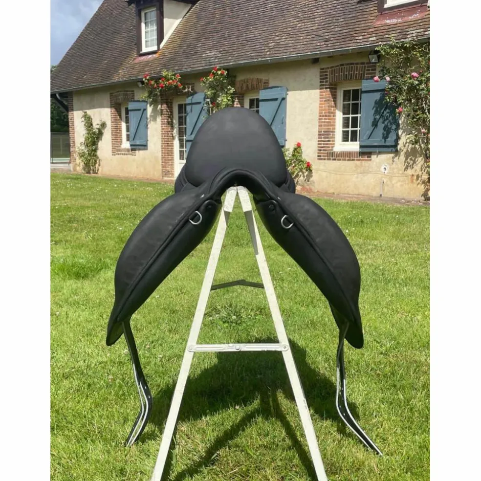 Selle de dressage neuve Childeric DPL livrée fin 2023