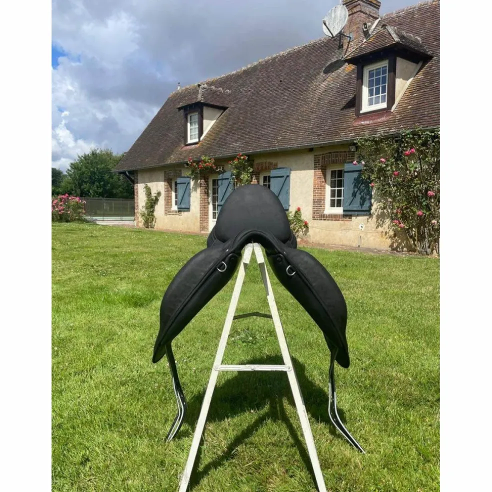 Selle de dressage neuve Childeric DPL livrée fin 2023