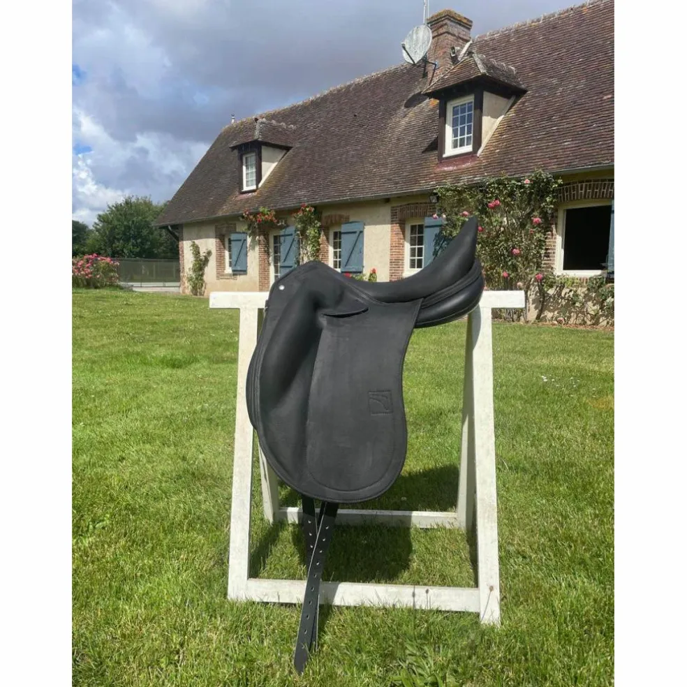 Selle de dressage neuve Childeric DPL livrée fin 2023