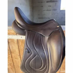 Selle de dressage noire 2022