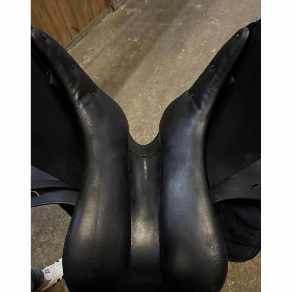 Selle de dressage Prestige 17p noire