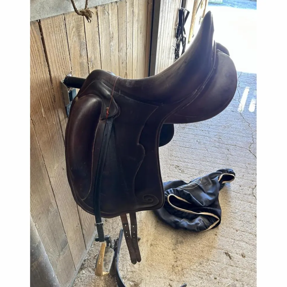 Selle de dressage scb