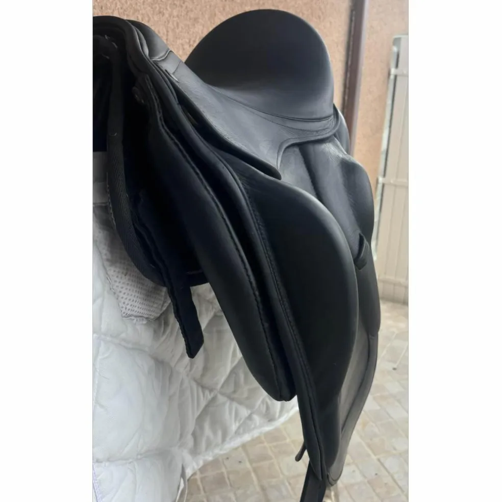Selle de dressage « Victoria » sellerie baude