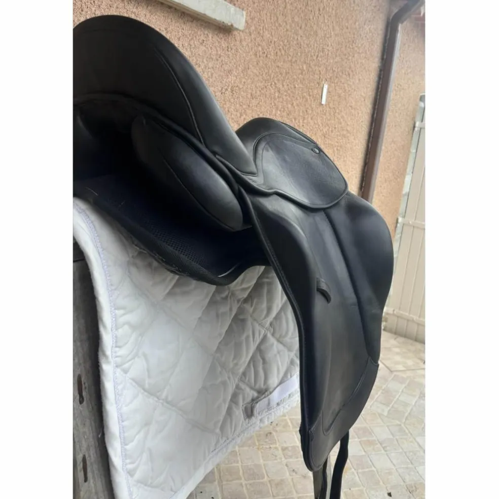 Selle de dressage « Victoria » sellerie baude