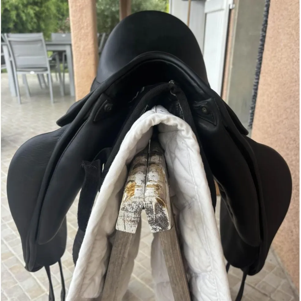 Selle de dressage « Victoria » sellerie baude