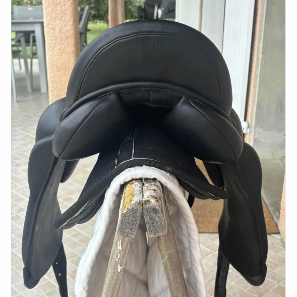 Selle de dressage « Victoria » sellerie baude