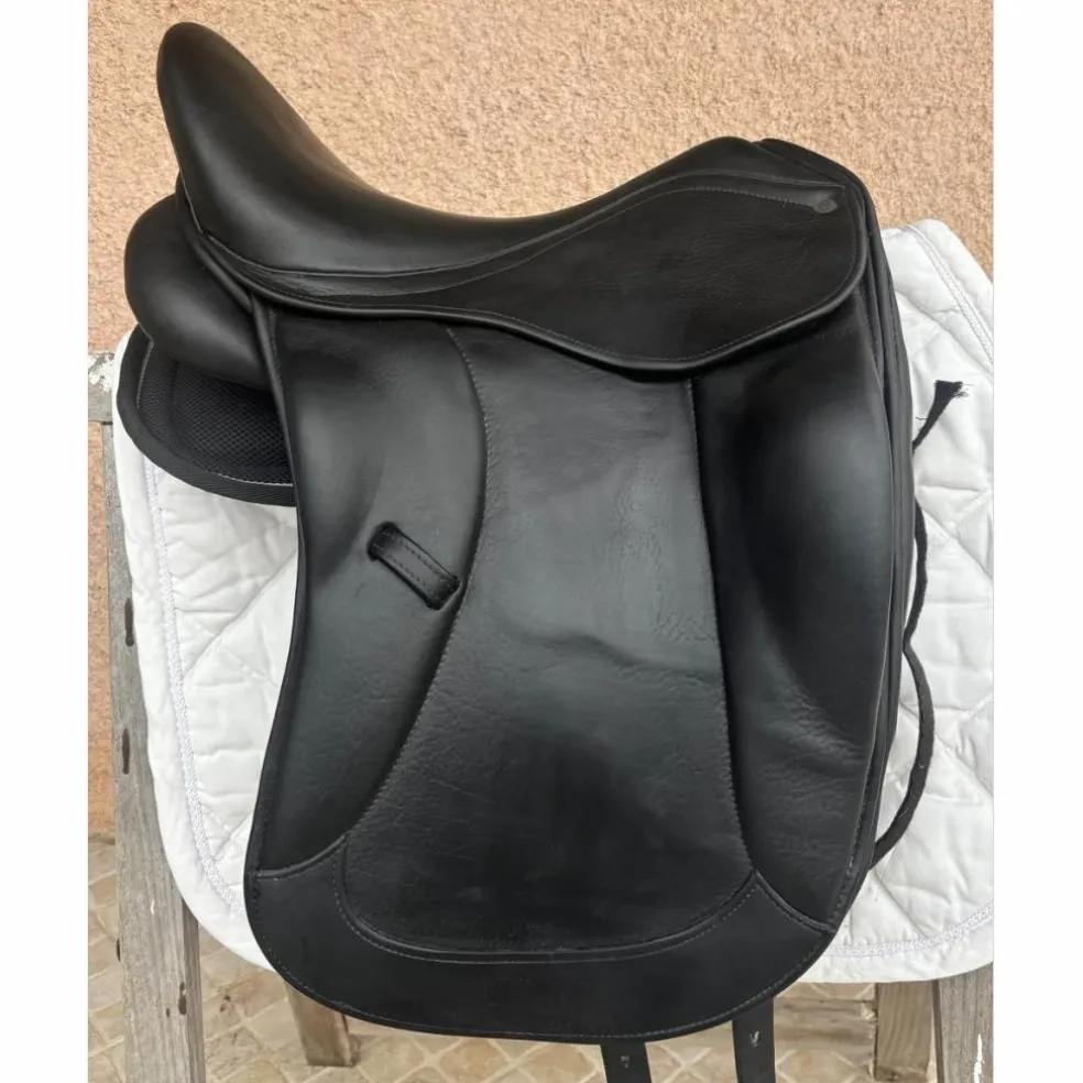 Selle de dressage « Victoria » sellerie baude