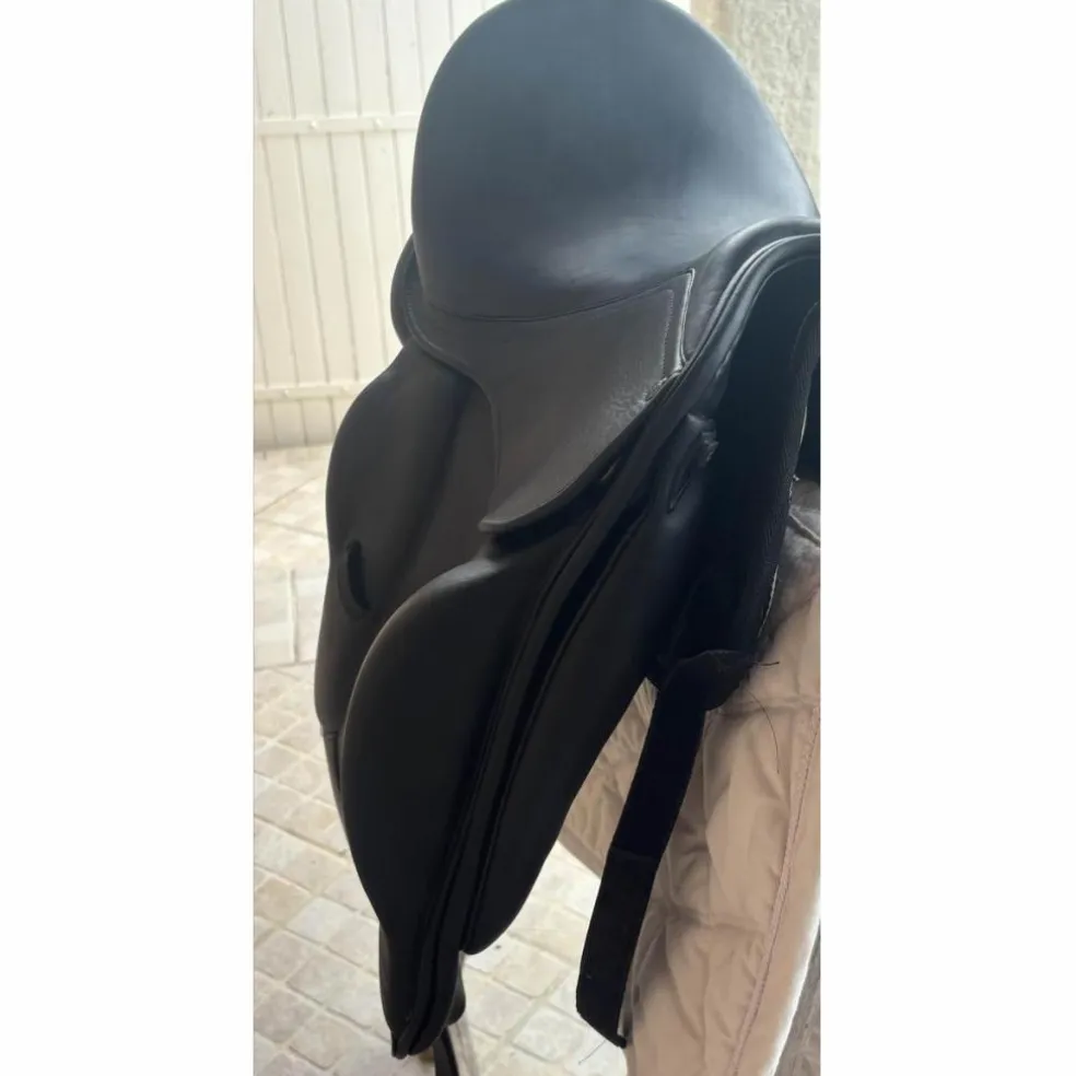 Selle de dressage « Victoria » sellerie baude