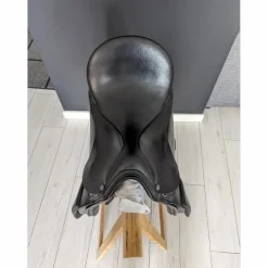 Selle dressage cuir noir 17