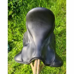 Selle dressage Equiline 17