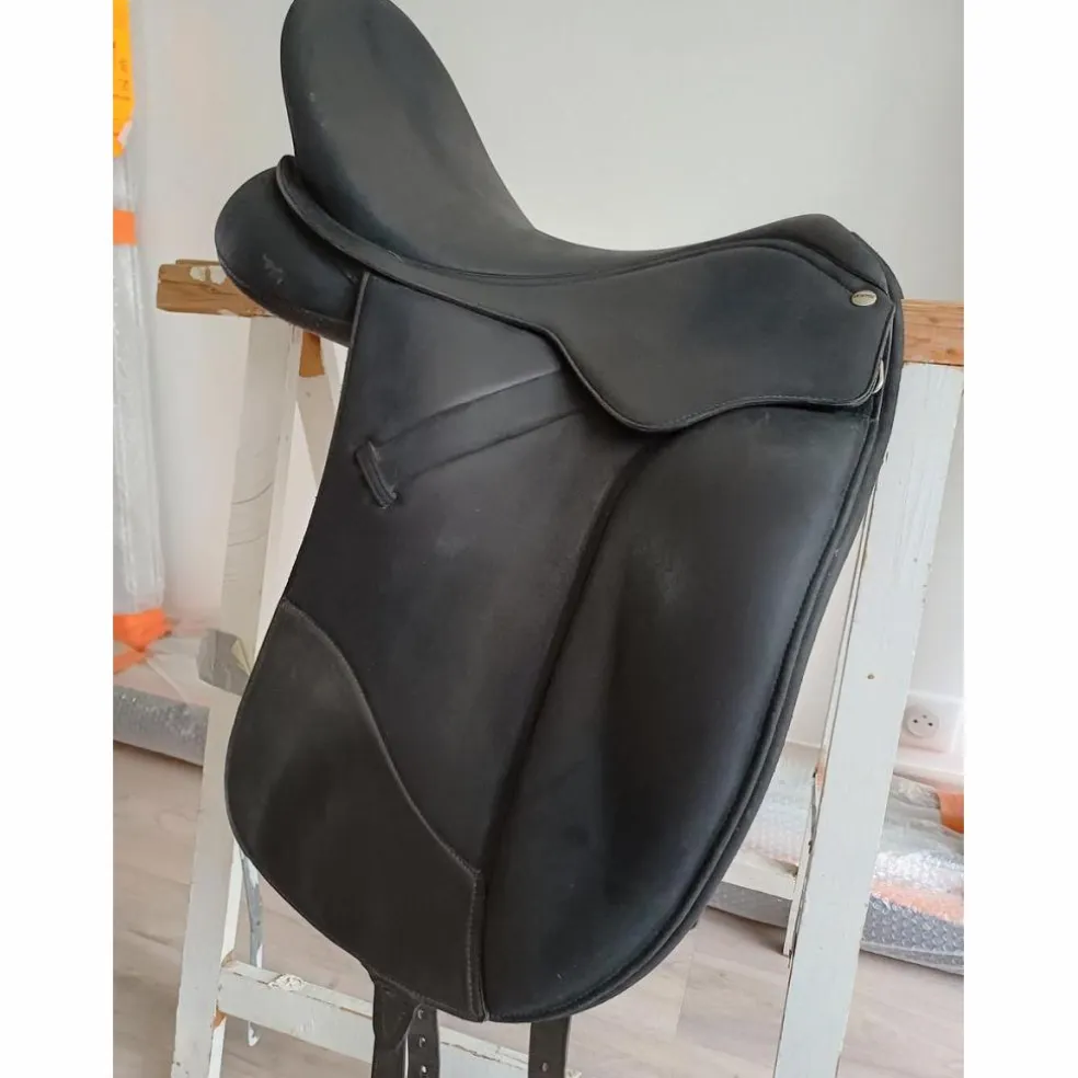 Selle dressage wintec isabell werth 17"