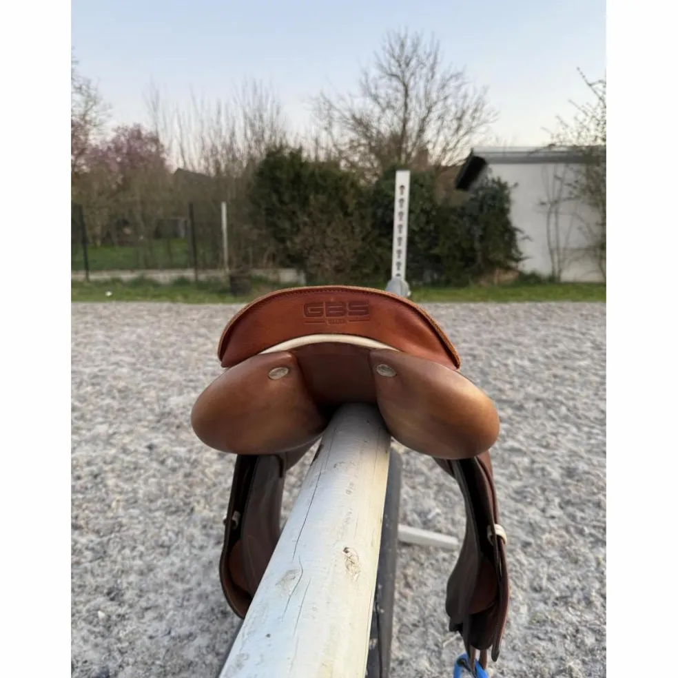 Selle GBS taille 17