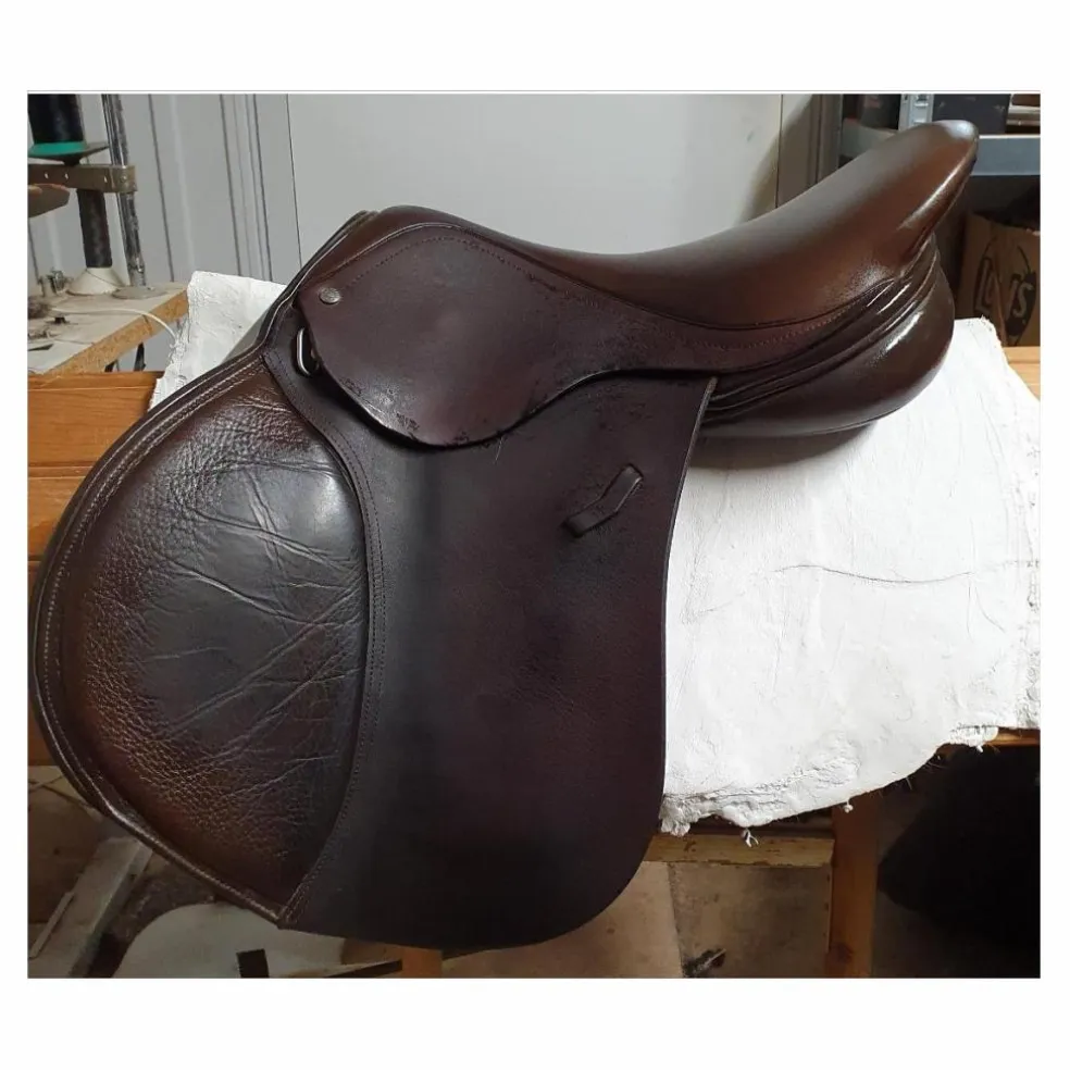 Selle mixte cuir 17,5 pour haut garrot
