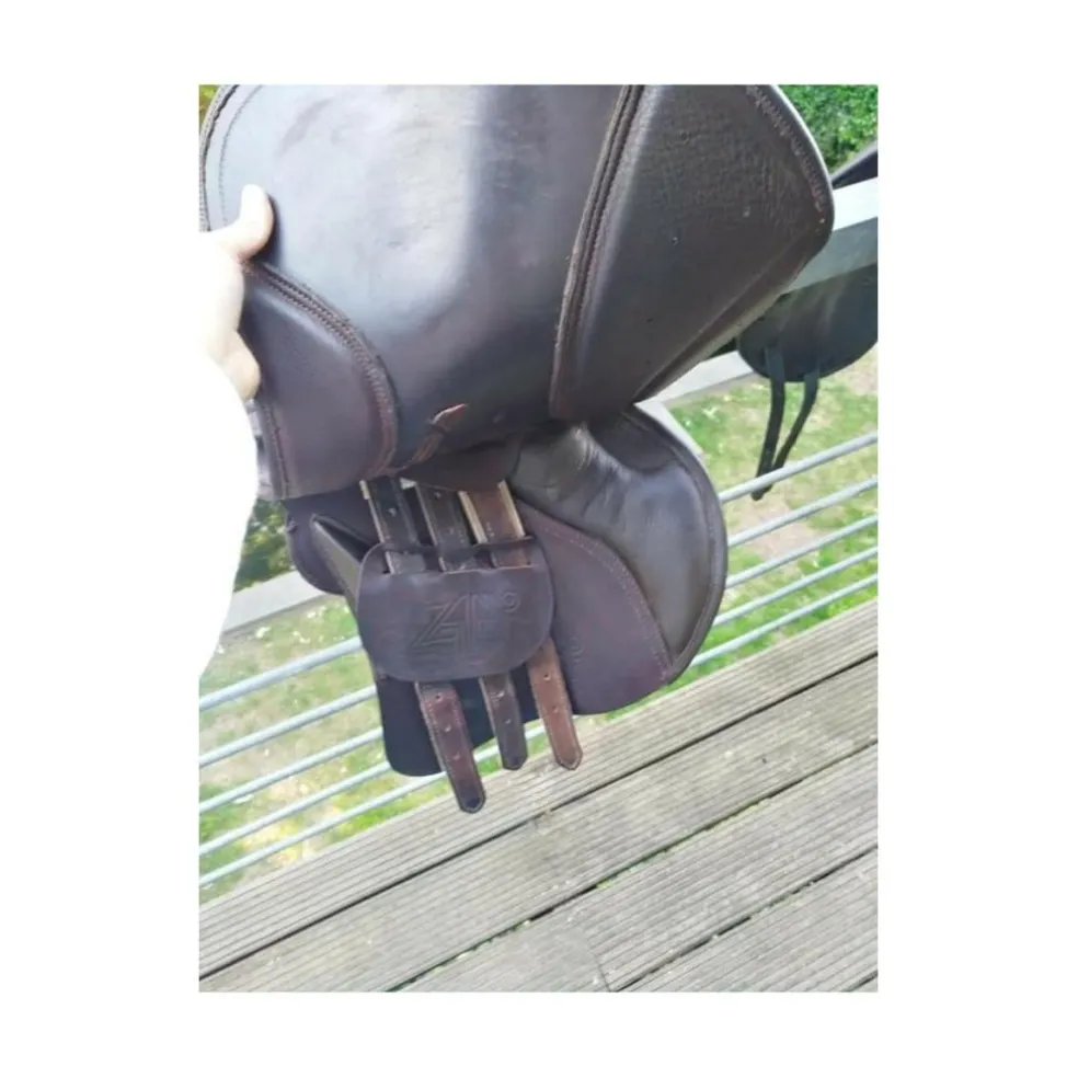 Selle type cross 16"5 marque ZALDI