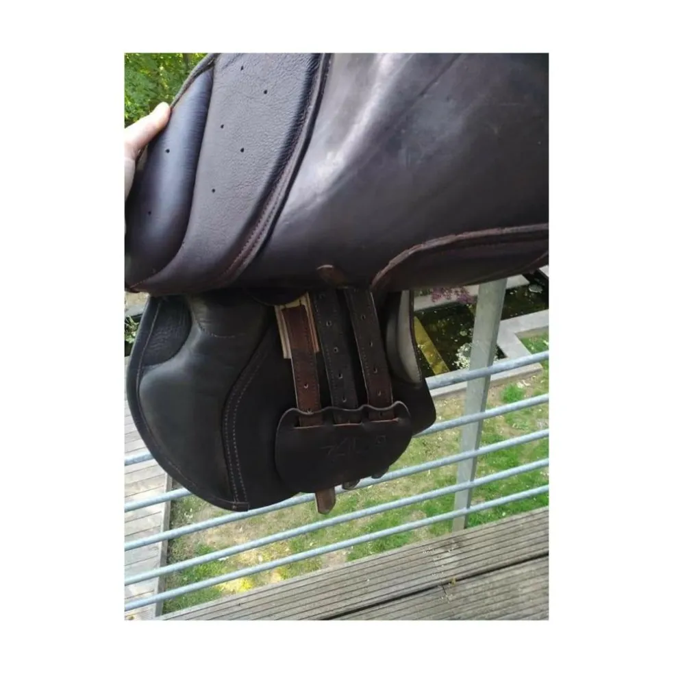 Selle type cross 16"5 marque ZALDI