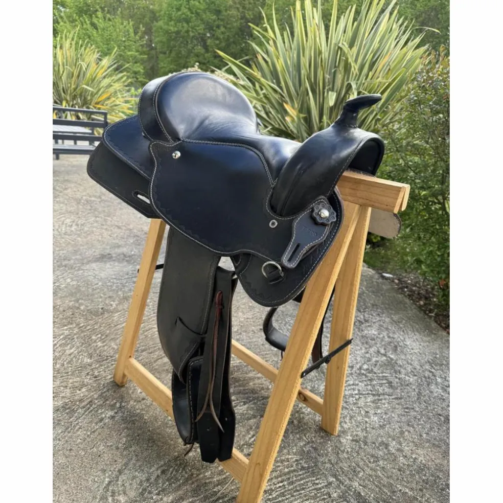 selle western noir