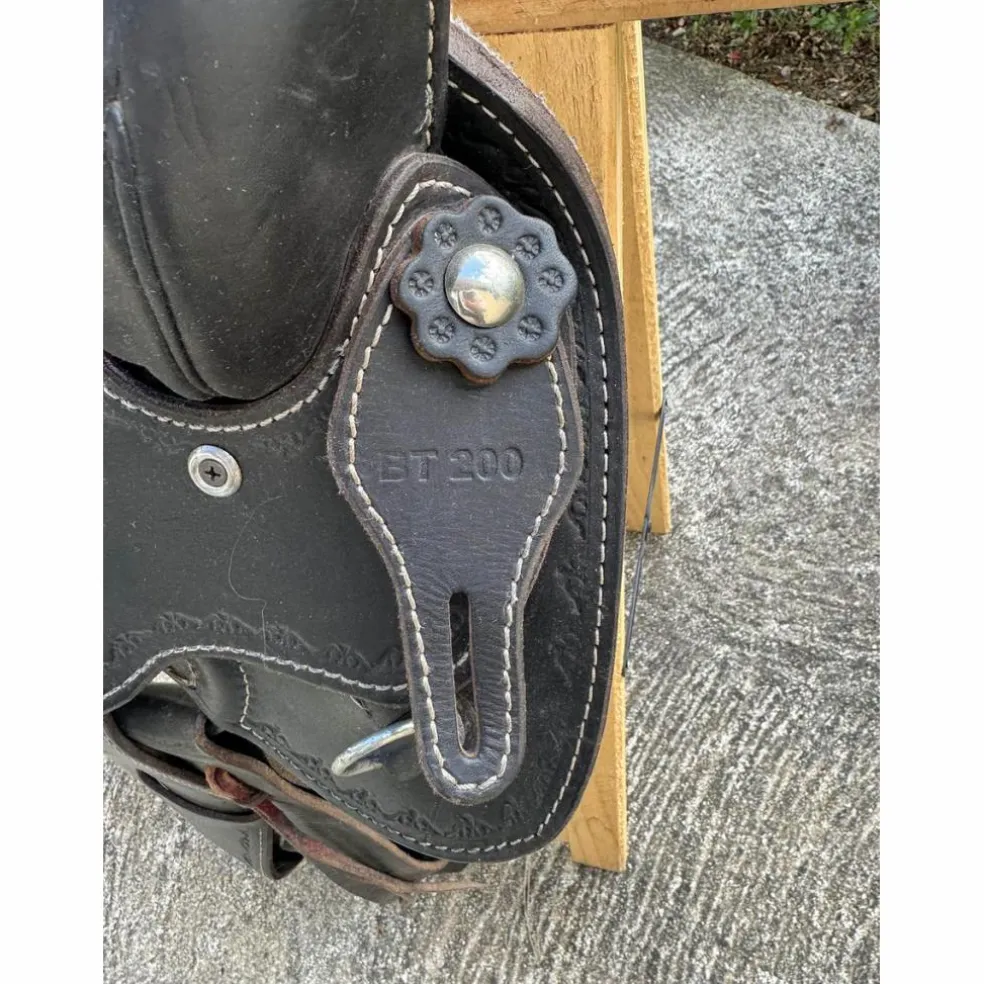 selle western noir