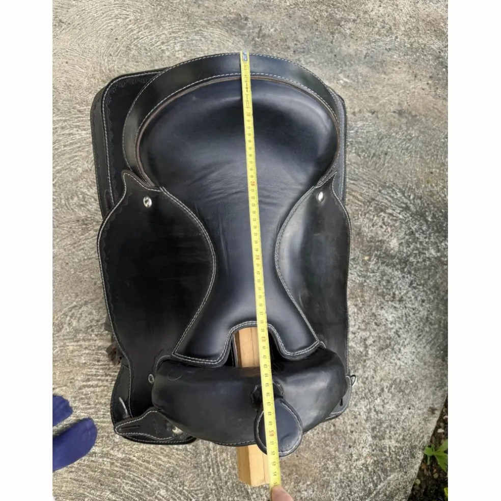 selle western noir