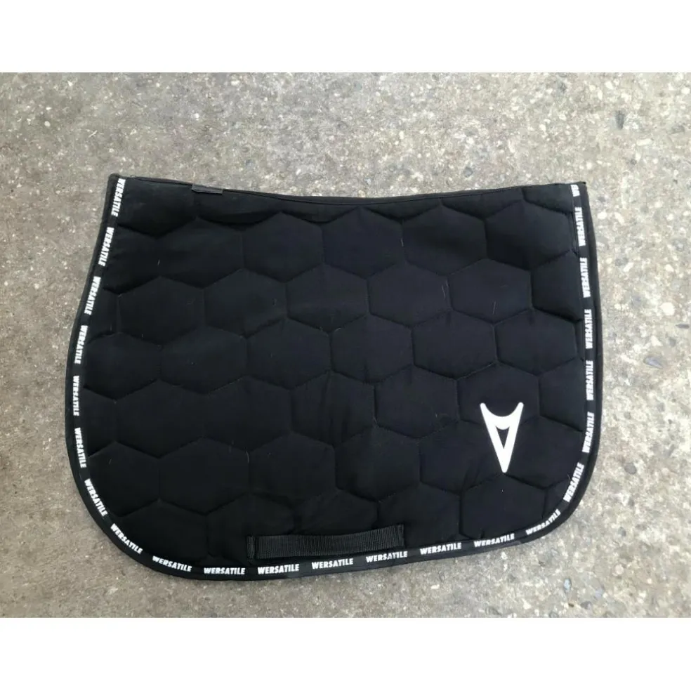 Tapis noir cyber Wersatile
