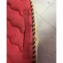 tapis rouge équi-thème