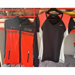 TEE SHIRT EN LYCRA HV POLO MARINE / ROUGE ET BLEU CIEL AVEC LOGO - taille M
