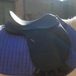 Vend ou échange selle wintec 14 pouces